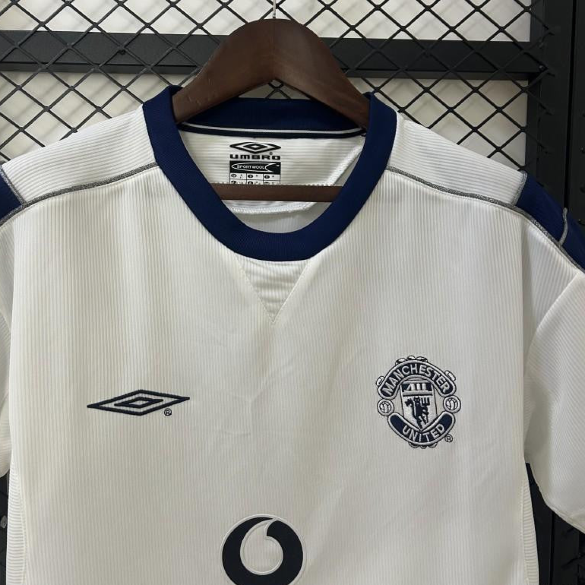 00/01 Retro Manchester United Away Jersey
