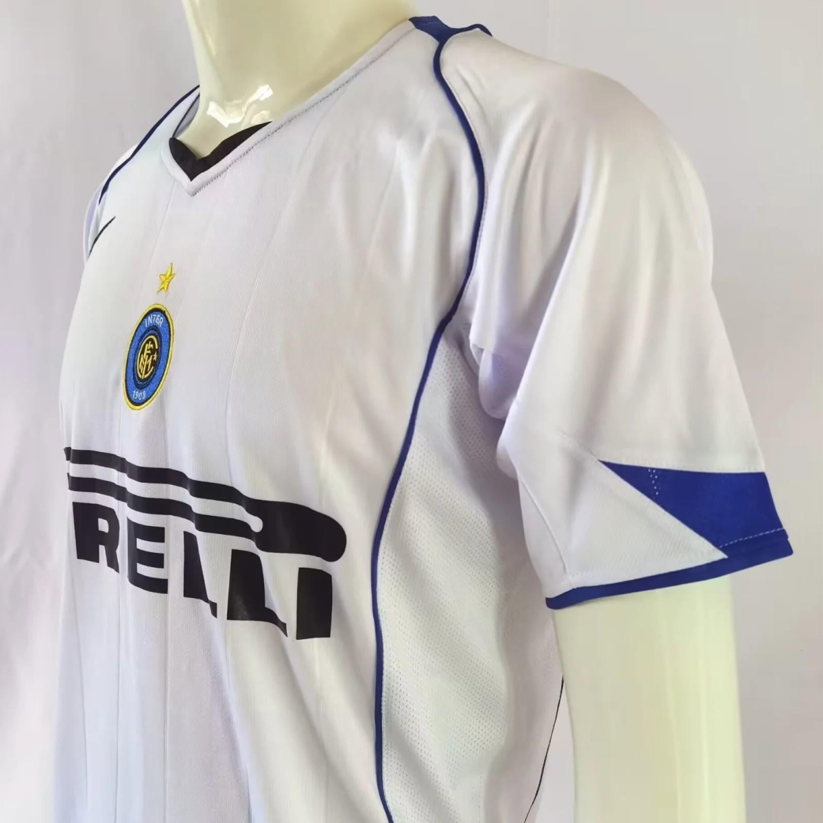 Retro 04/05 Inter Milan Away White Jersey