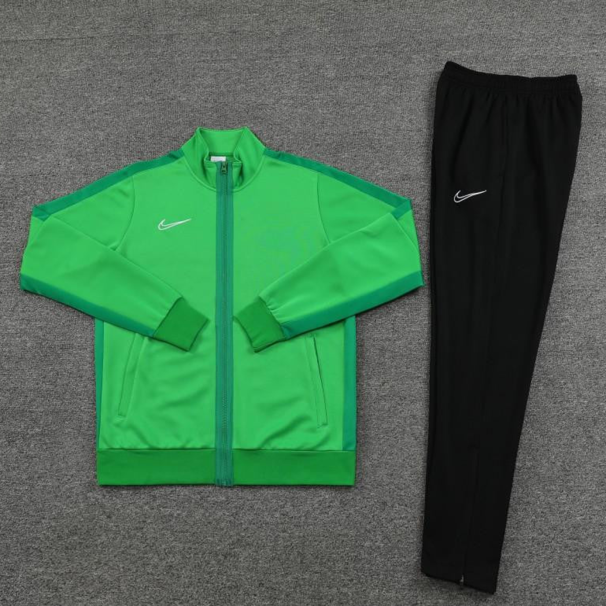 2023 Nike Green Full Zipper Jacket +Pants