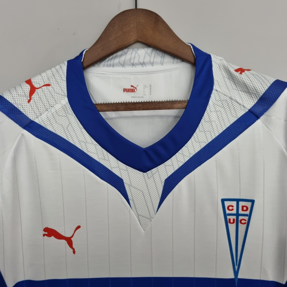 Retro 2009 Club Deportivo Universidad Católica home Soccer Jersey