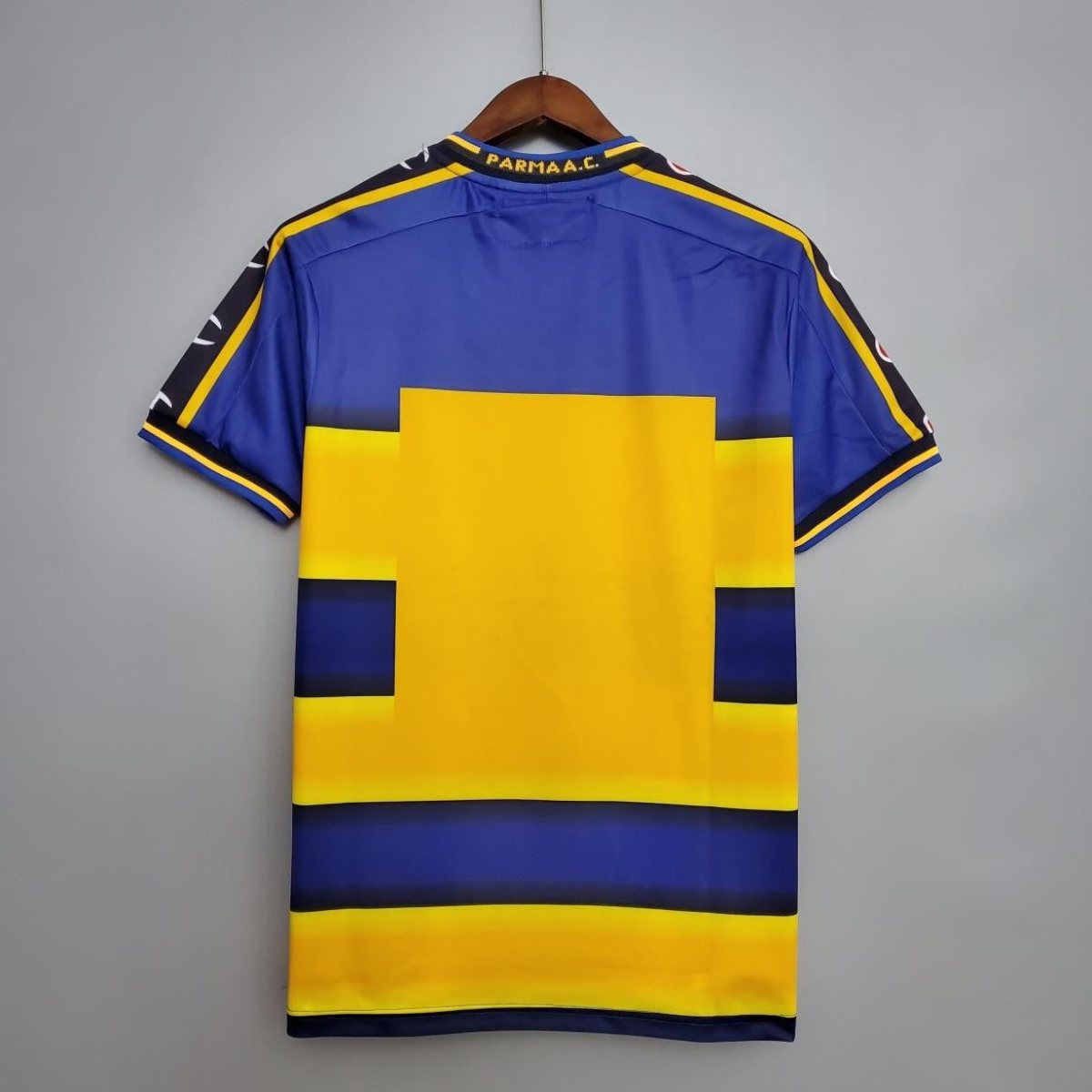 Retro Parma 01/02 home Soccer Jersey