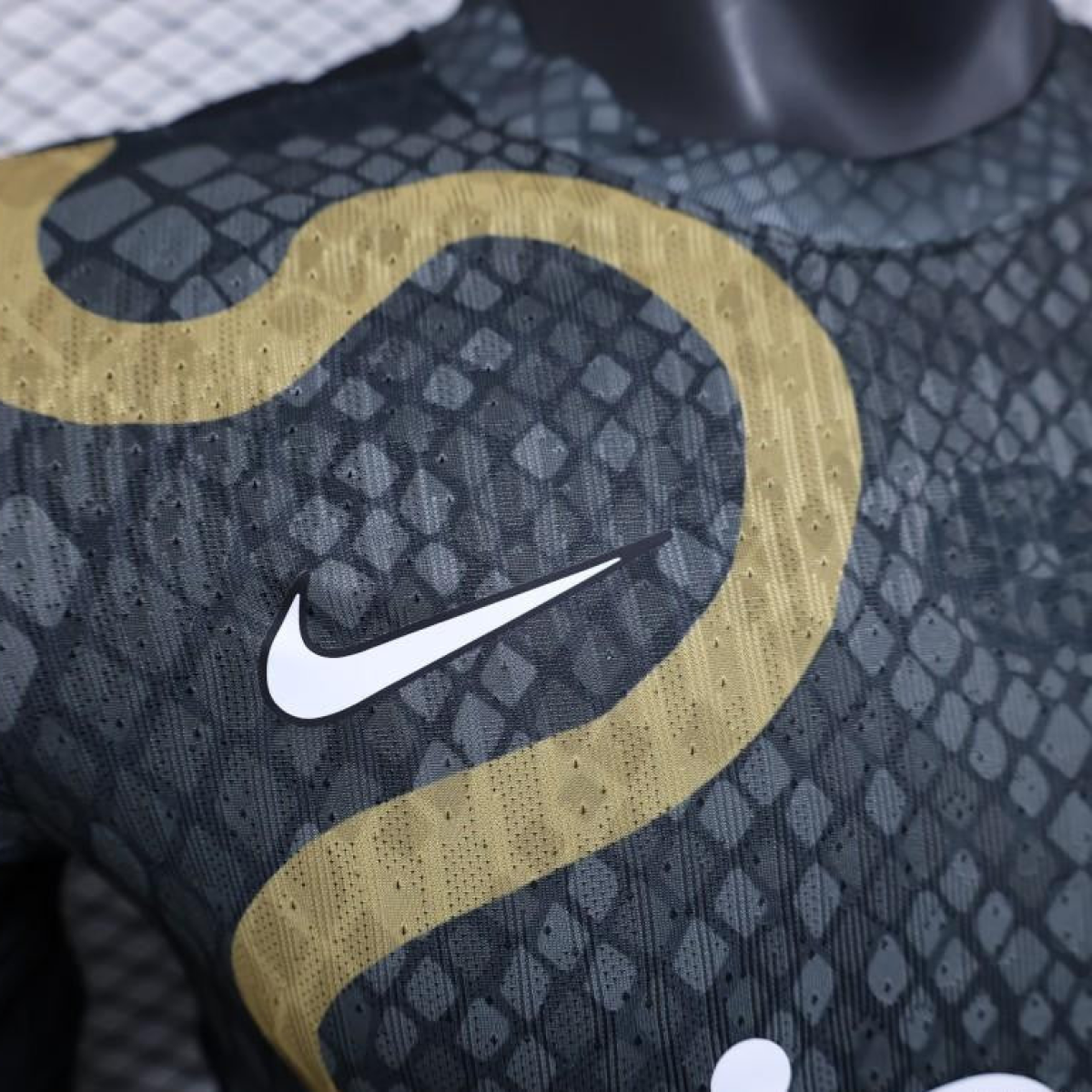 Player Version 25/26 Chelsea Bingx Black with Snake Pattern Design Jersey