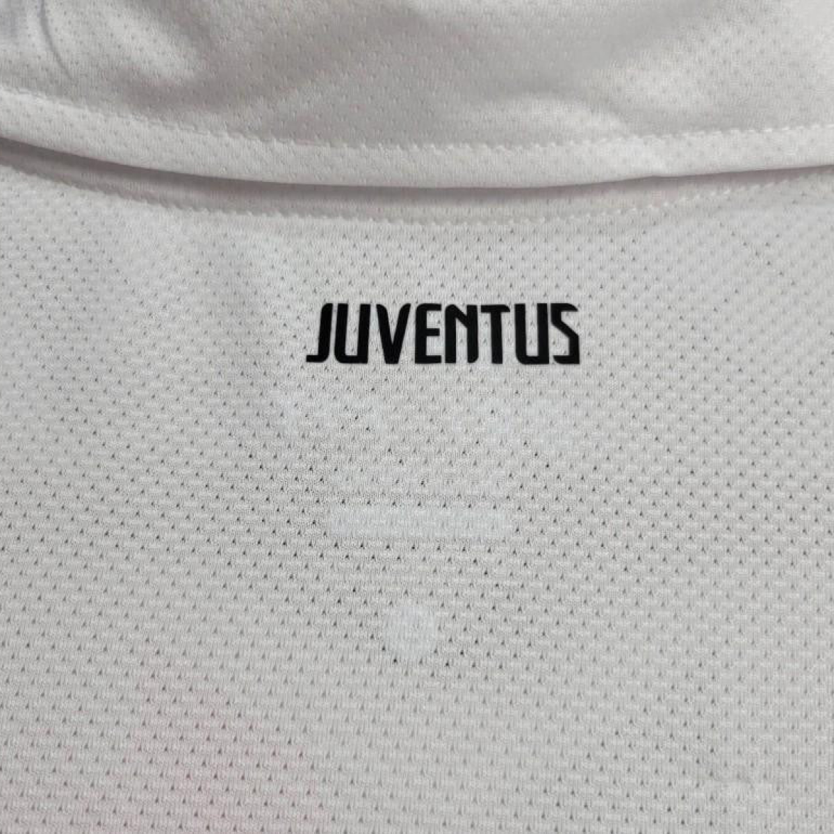 10/11 Retro Juventus Away Jersey