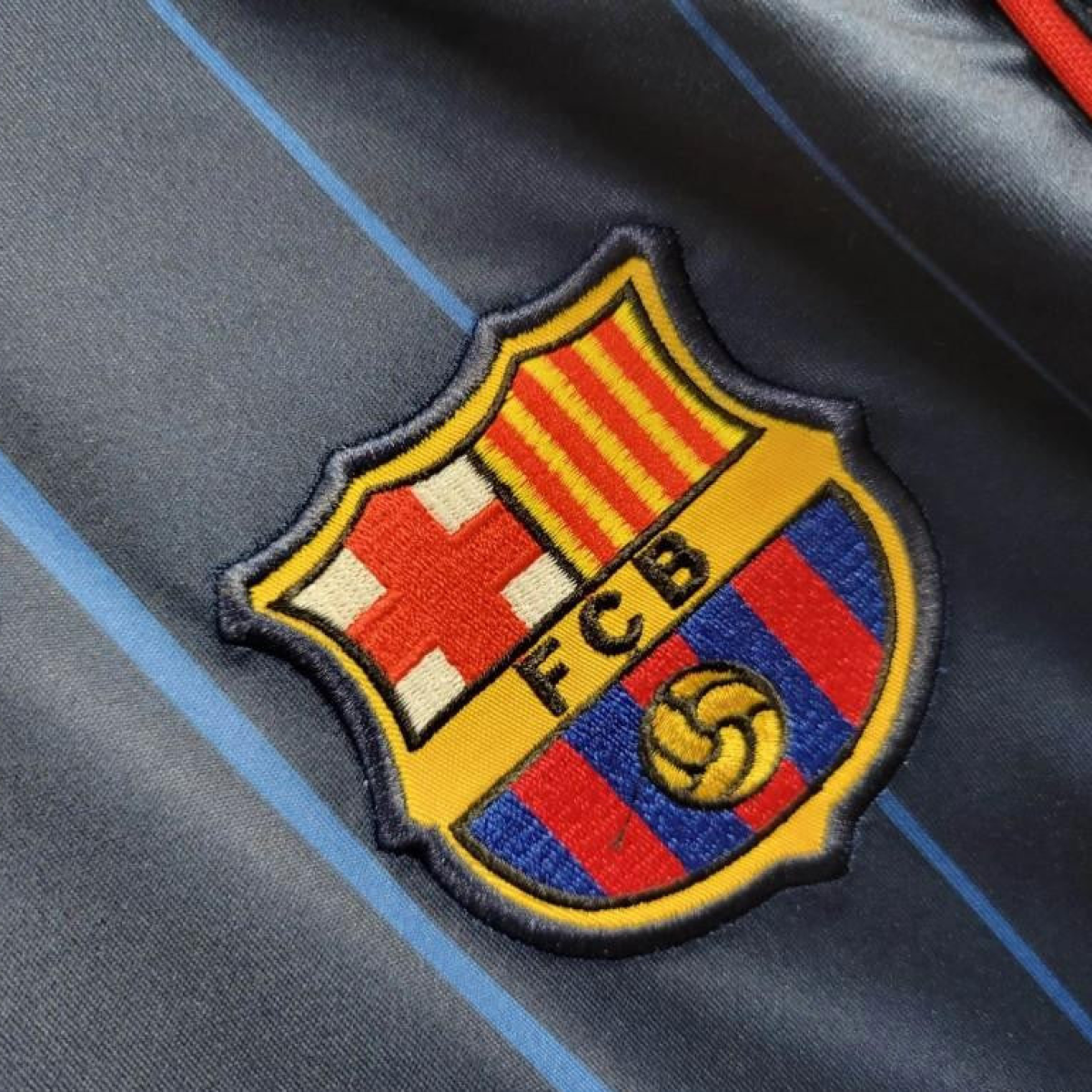 04/05 Retro Barcelona Away Jersey