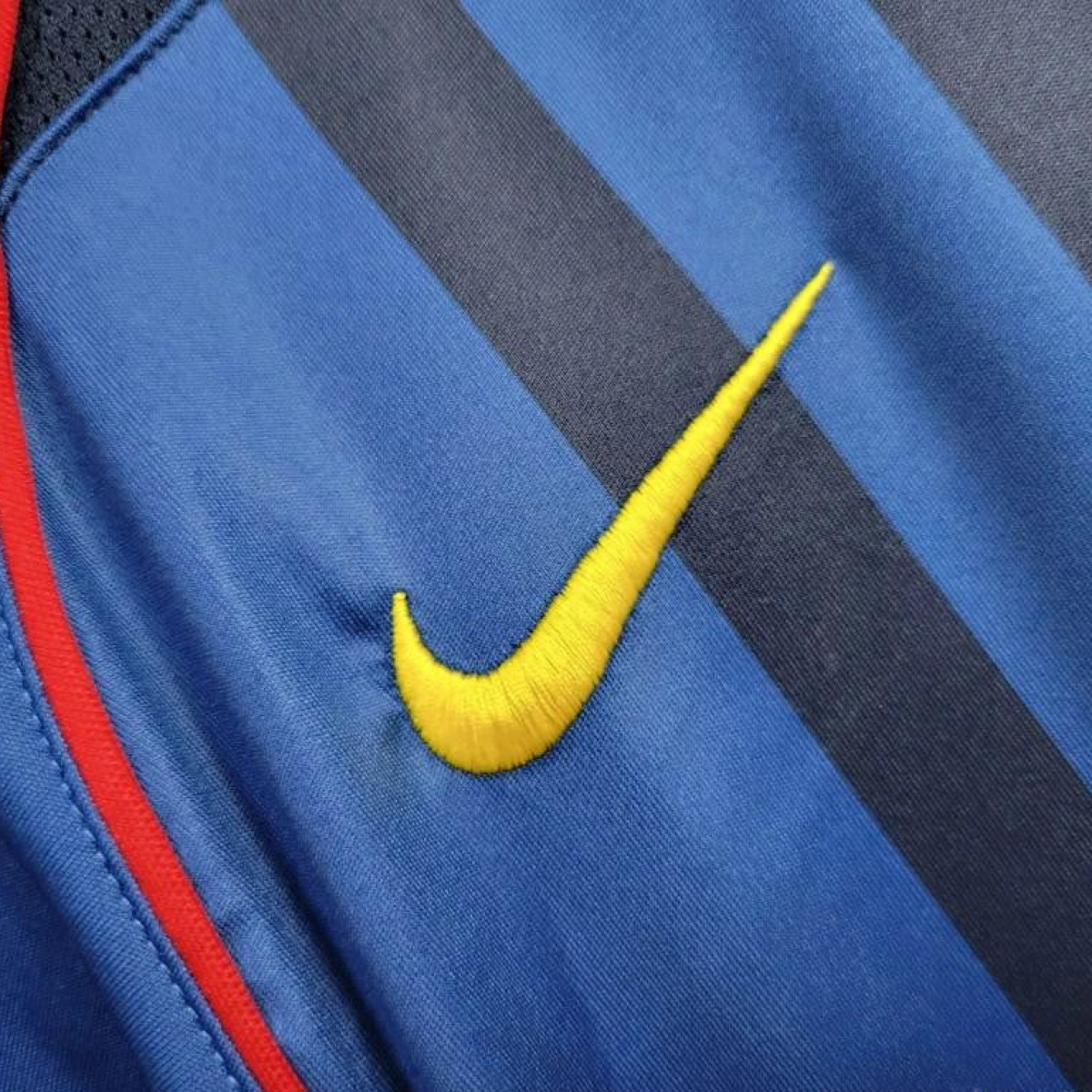 04/05 Retro Barcelona Away Jersey