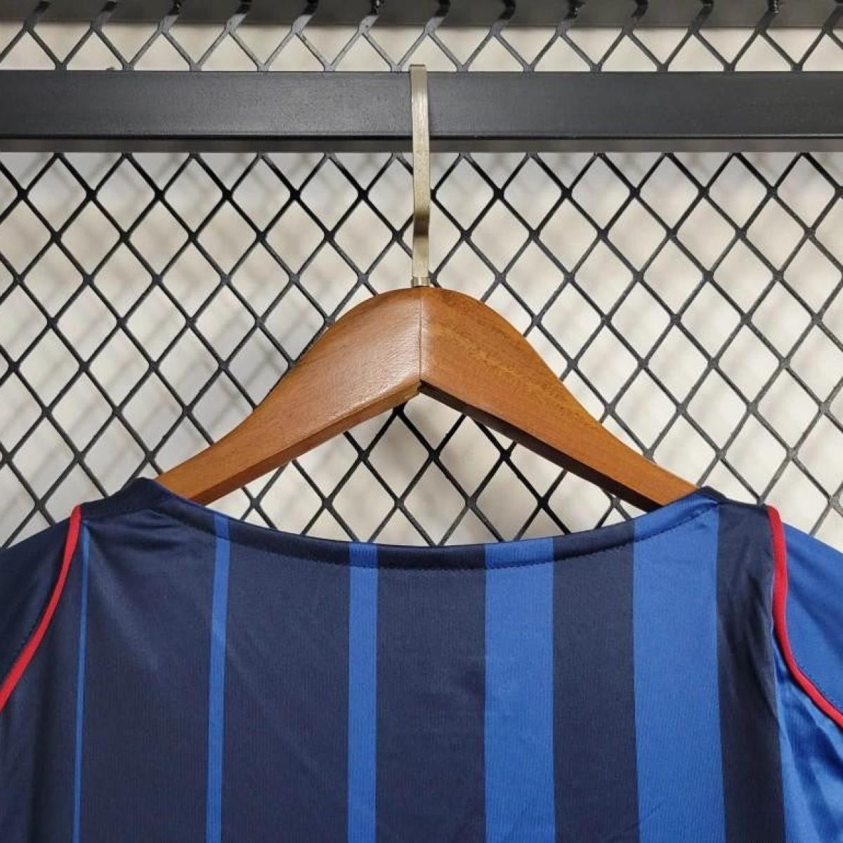 04/05 Retro Barcelona Away Jersey