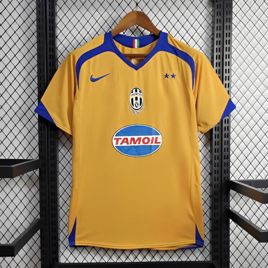 2005/06 Retro Juventus Third Jersey