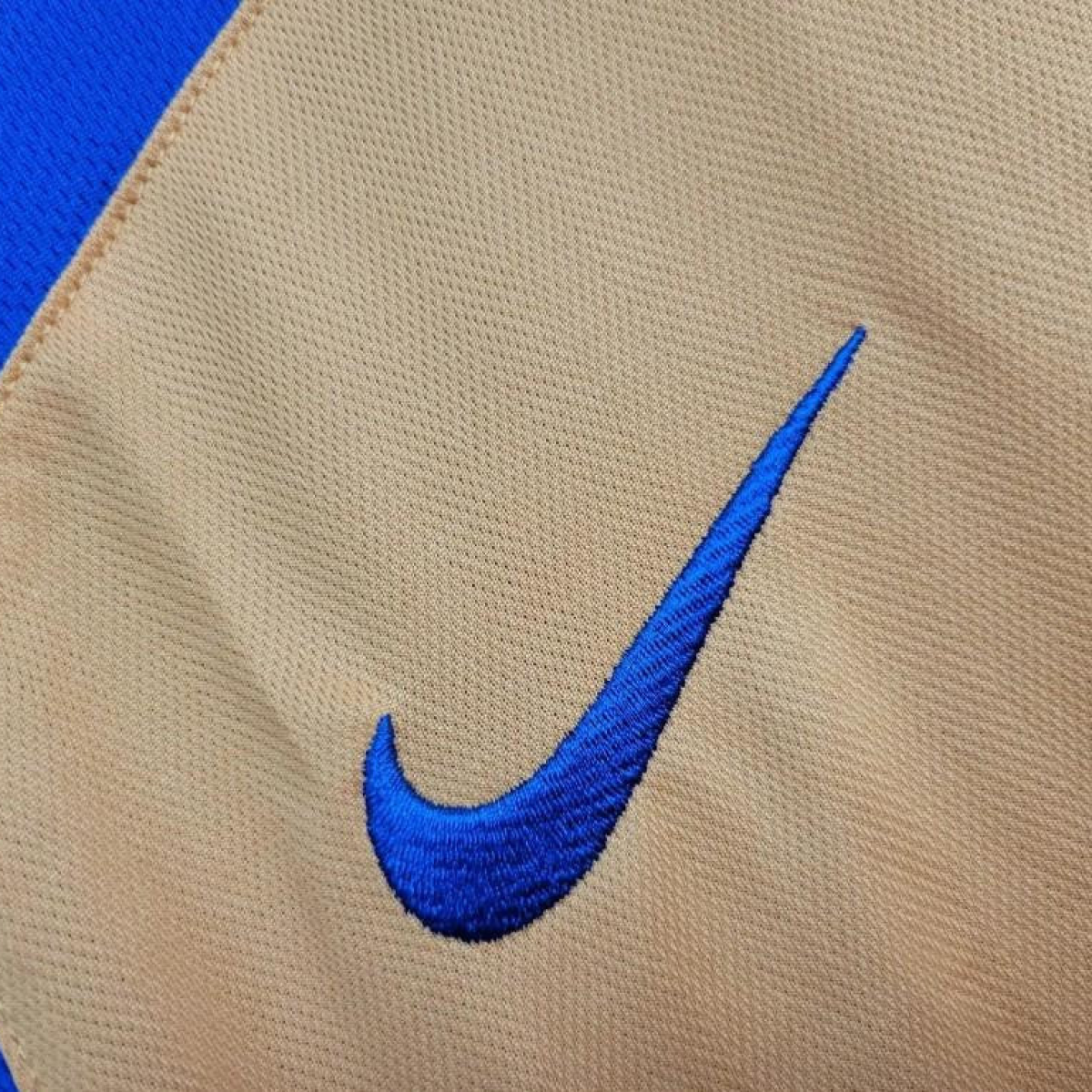 2005/06 Retro Juventus Third Jersey