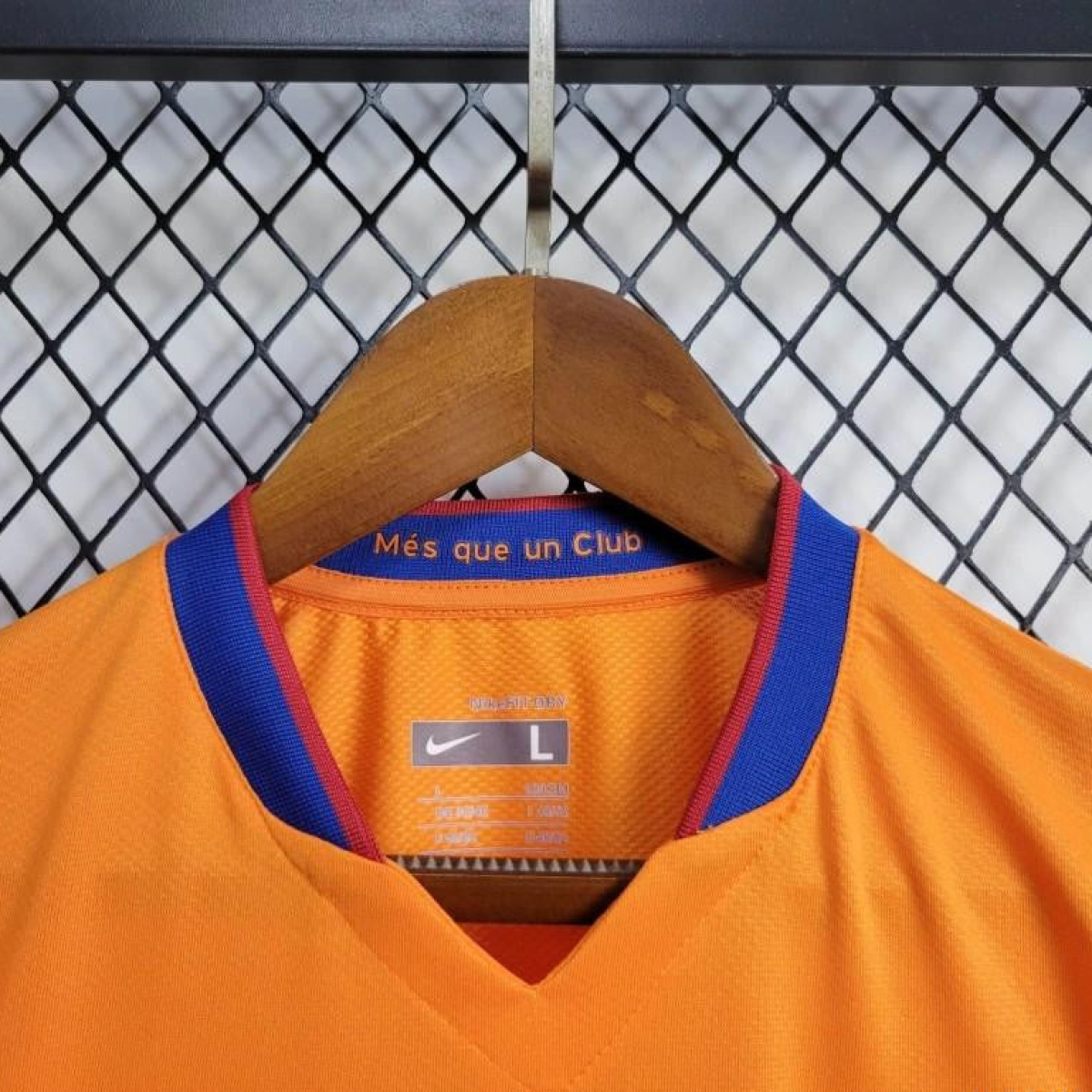 06/07 Retro Barcelona Away Jersey