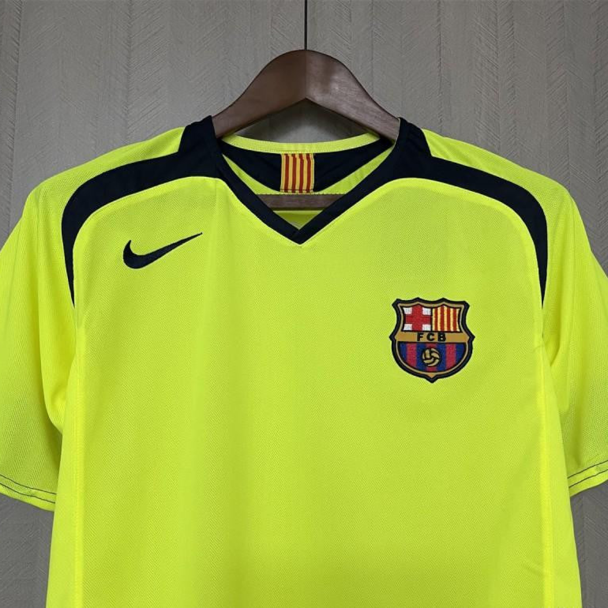 2005/06 Retro Barcelona Away Jersey