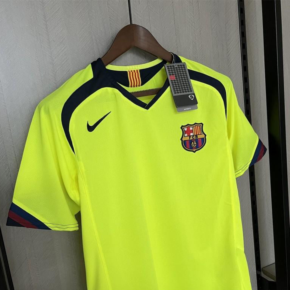 2005/06 Retro Barcelona Away Jersey