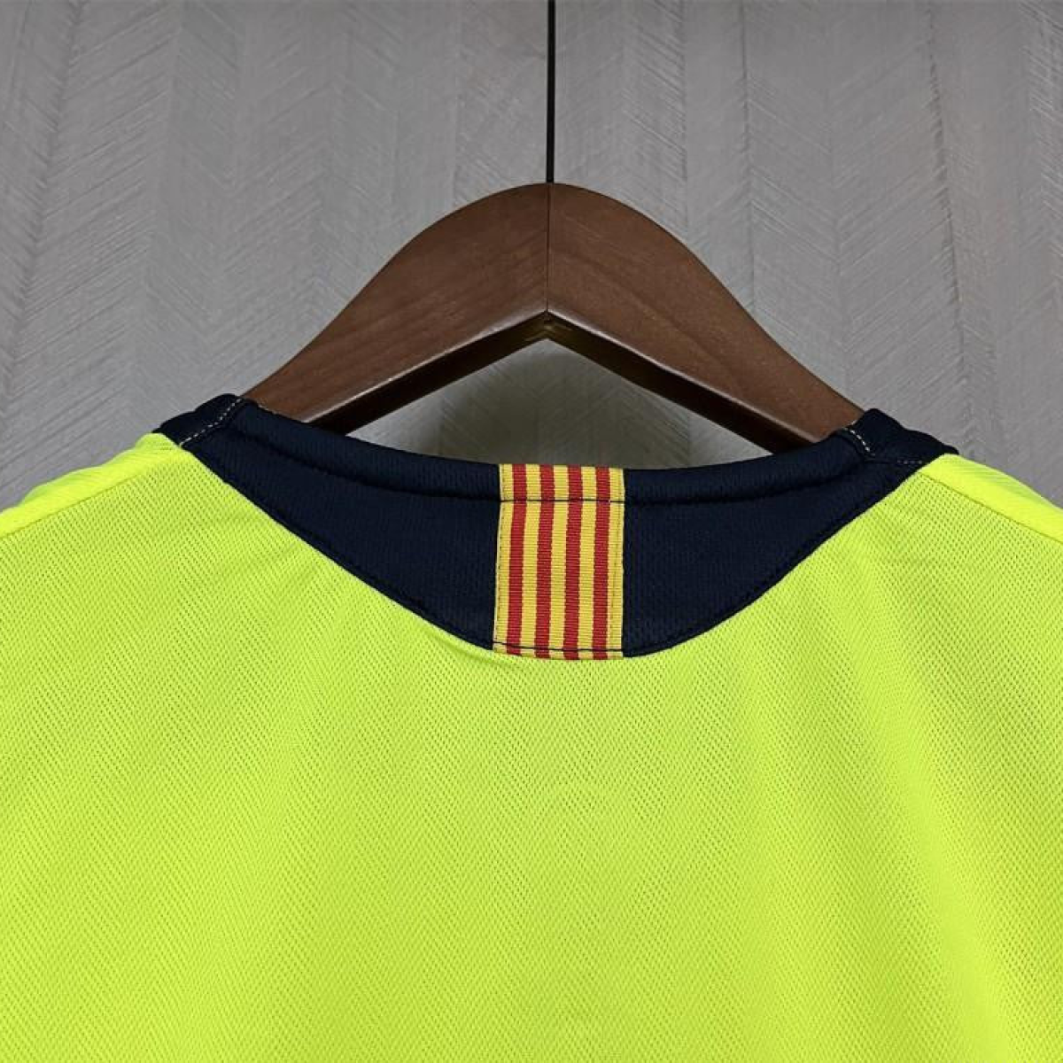 2005/06 Retro Barcelona Away Jersey