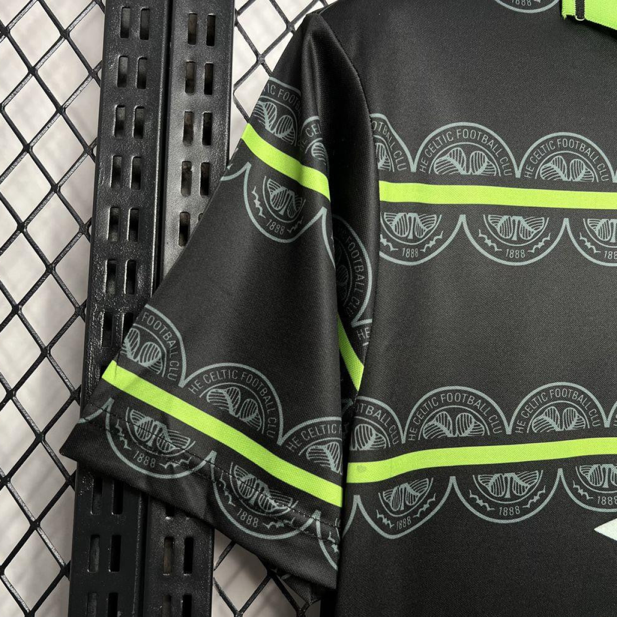 Retro 98/99 Celtic Away Black Jersey