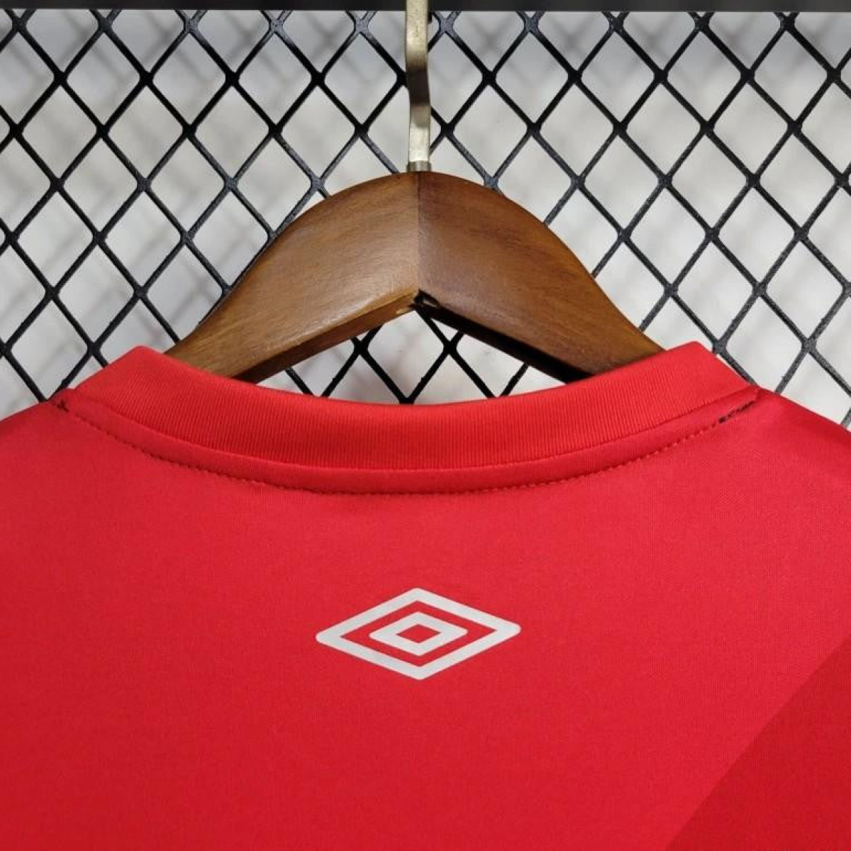24/25 Women Athletico Paranaense Home Jersey